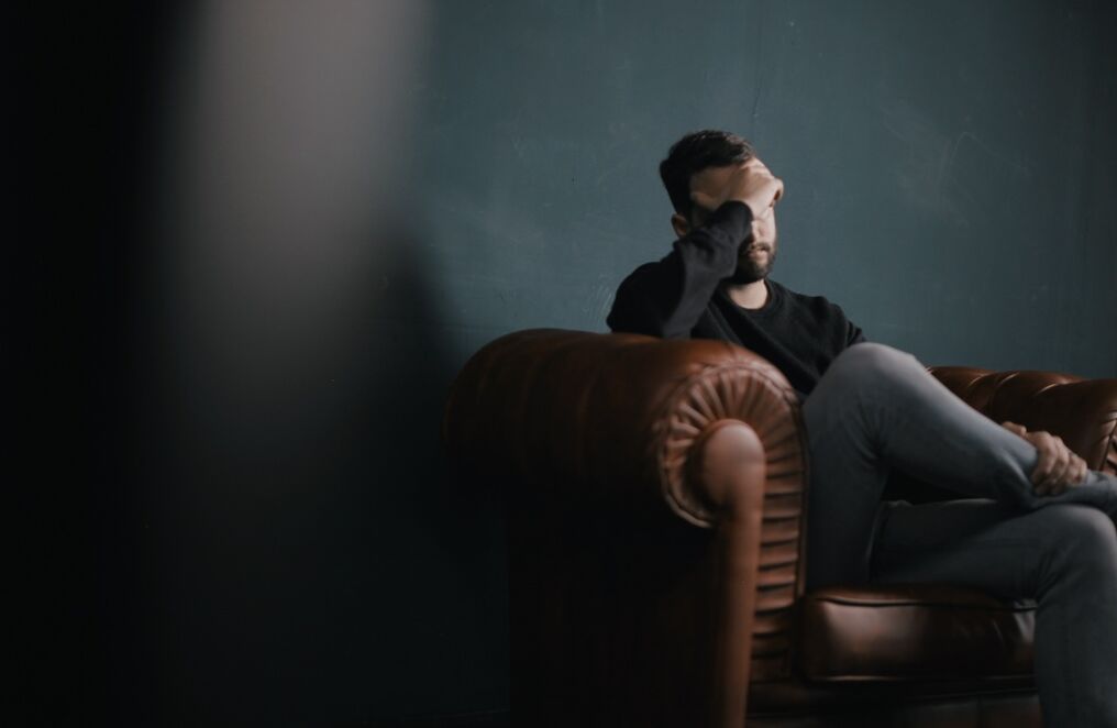 mannen hebben symptomen van prostatitis